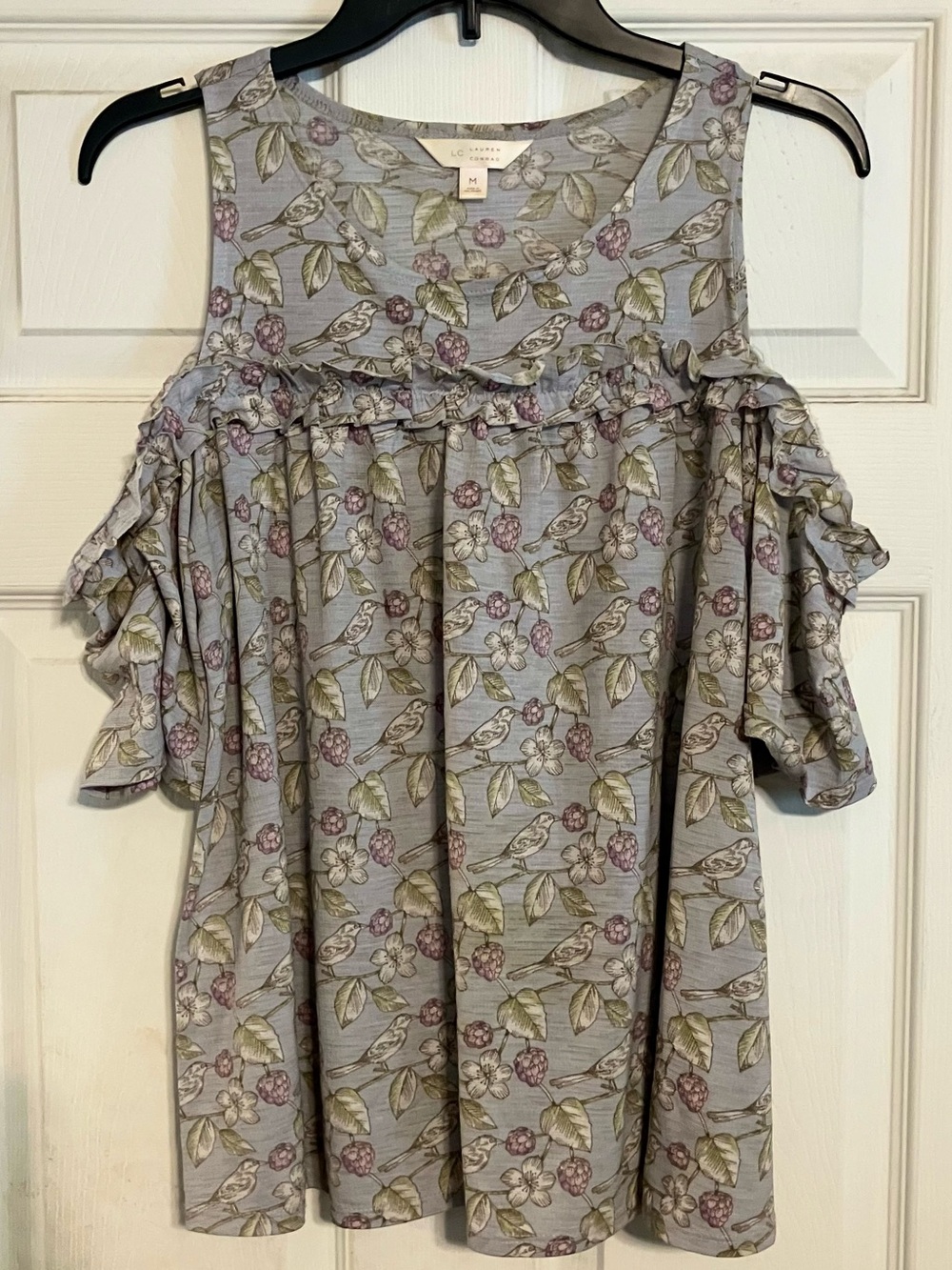 LC Lauren Conrad Bird Berry Floral Ruffle Cold Shoulder Top Grey Lavender M
